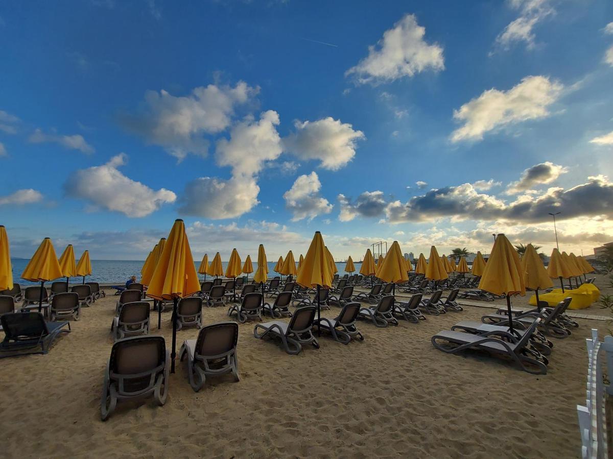 Bral Apartments 8 Two-Bedroom Beachfront Дуррес Экстерьер фото