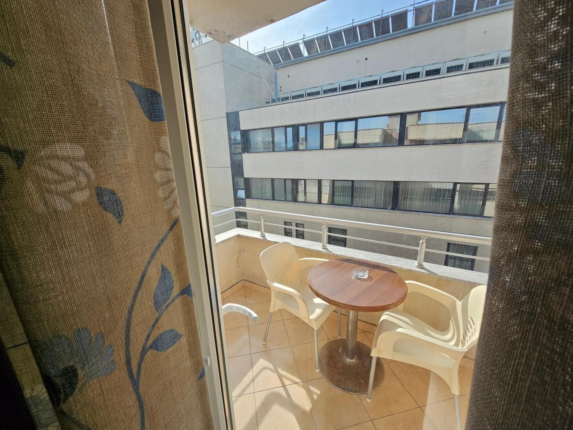 Bral Apartments 8 Two-Bedroom Beachfront Дуррес Экстерьер фото