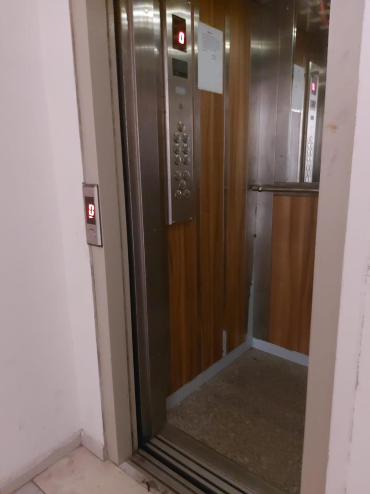 Bral Apartments 8 Two-Bedroom Beachfront Дуррес Экстерьер фото