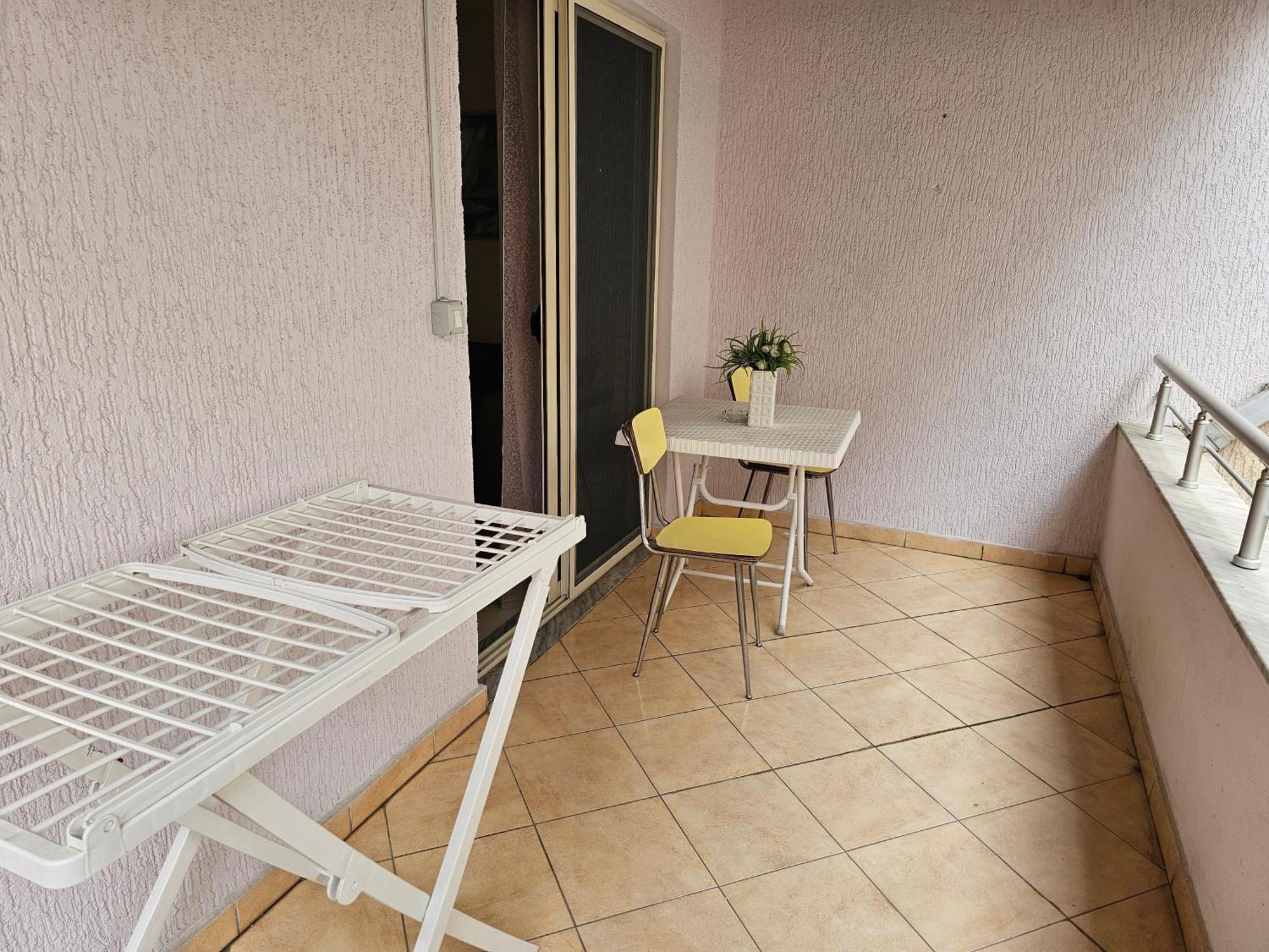 Bral Apartments 8 Two-Bedroom Beachfront Дуррес Экстерьер фото
